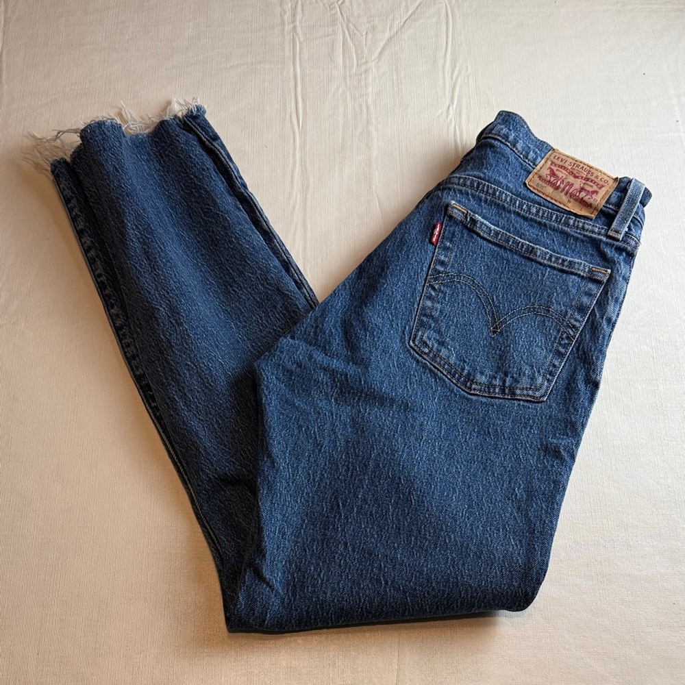 Levi's Women's 501 Red Tab Blue Five-Pocket Button Fly Raw Hem Jeans 27 X 28